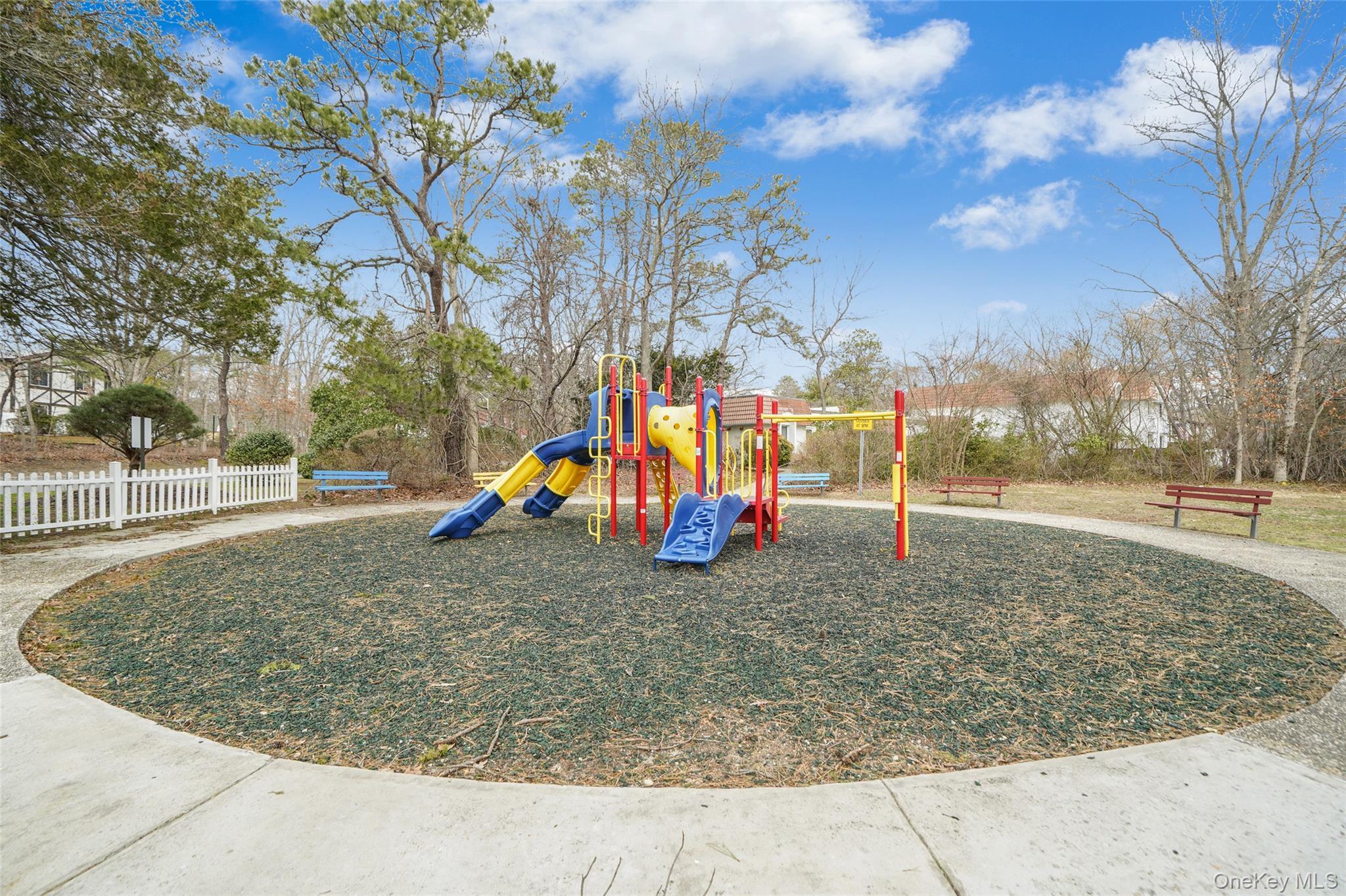 Condo Birchwood  Suffolk County, NY 11763, MLS-969846-29