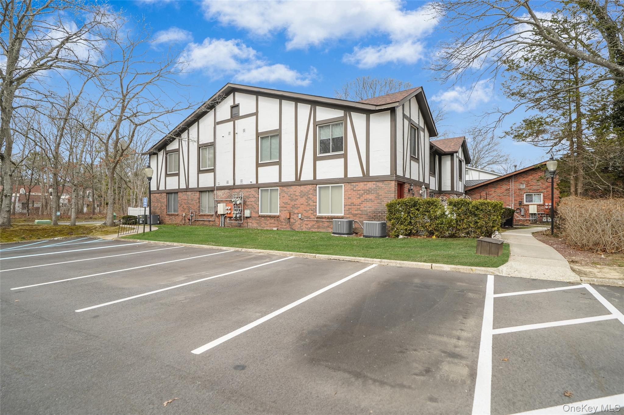 Condo Birchwood  Suffolk County, NY 11763, MLS-969846-6