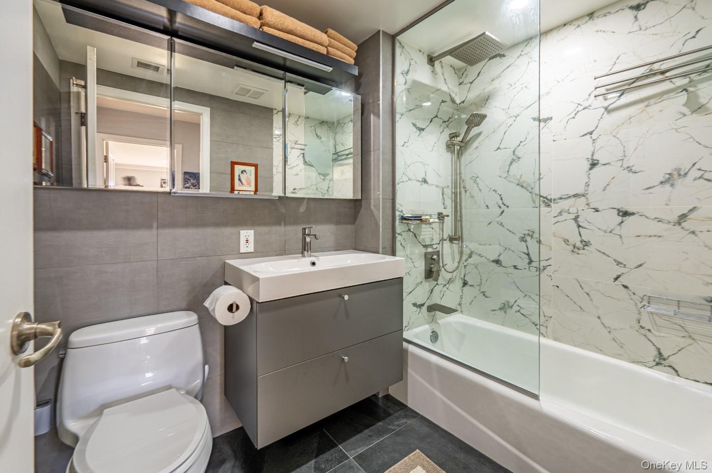 Condo Outlook  Bronx, NY 10465, MLS-969856-10