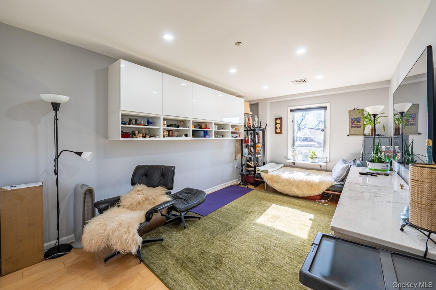 Condo Outlook  Bronx, NY 10465, MLS-969856-12