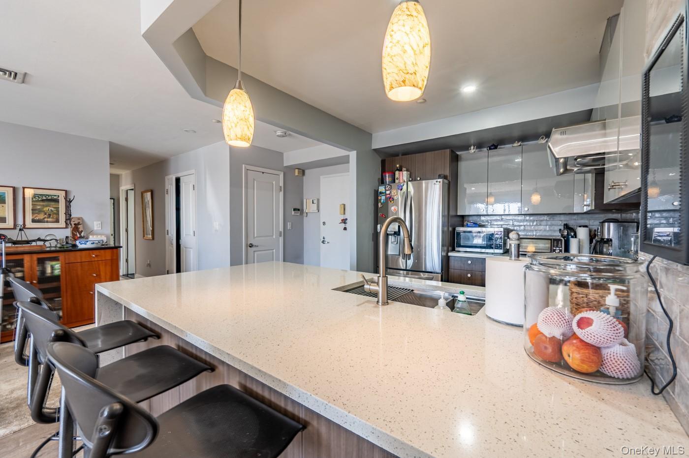 Condo Outlook  Bronx, NY 10465, MLS-969856-3