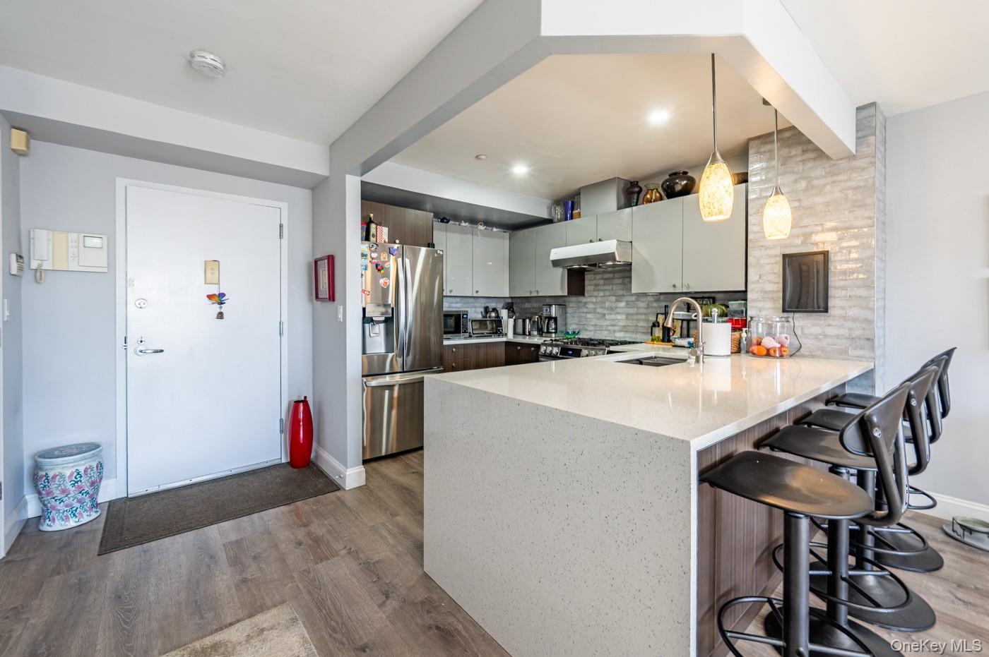 Condo Outlook  Bronx, NY 10465, MLS-969856-4