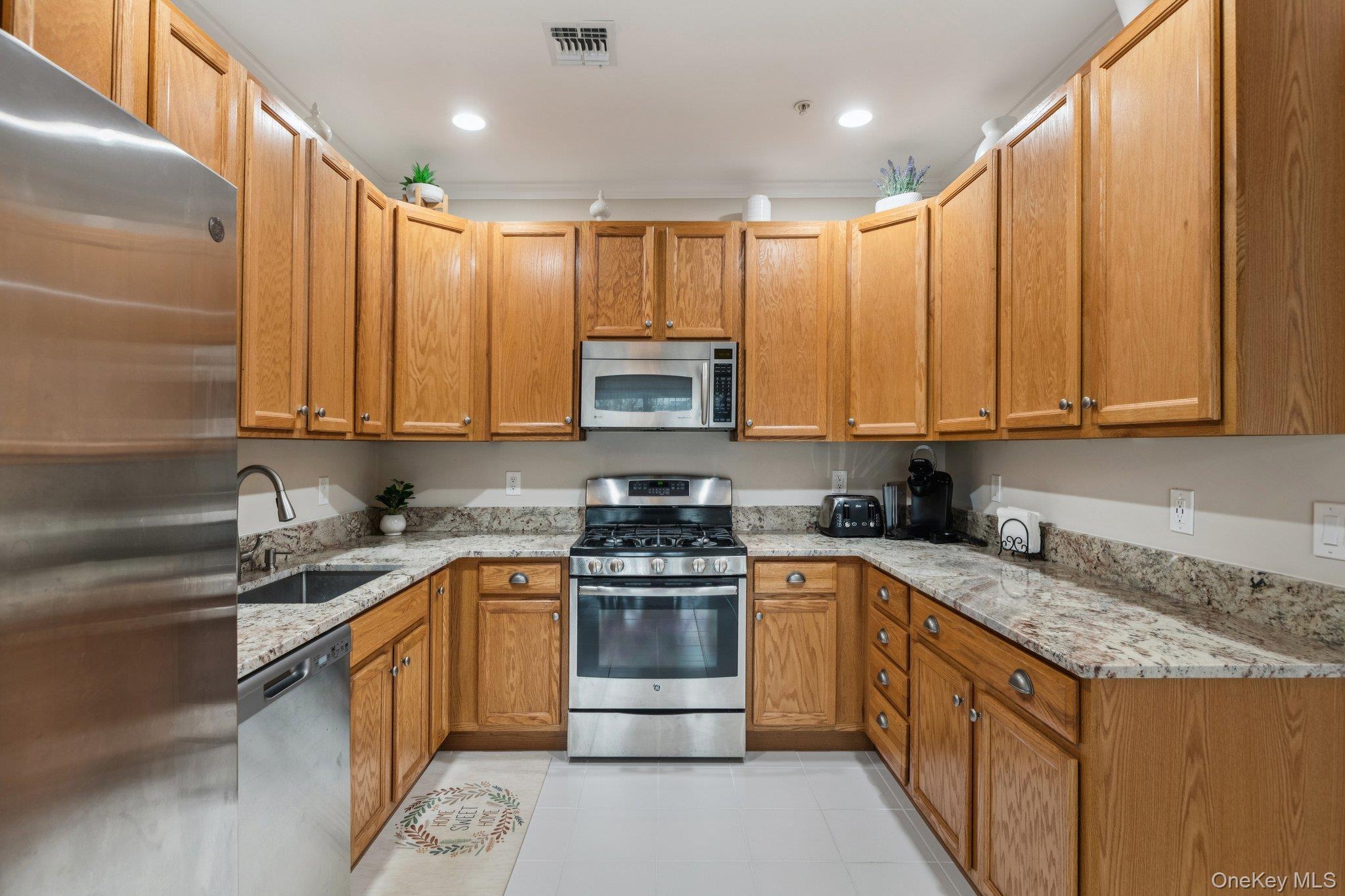 Condo Kettles  Suffolk County, NY 11763, MLS-969859-15