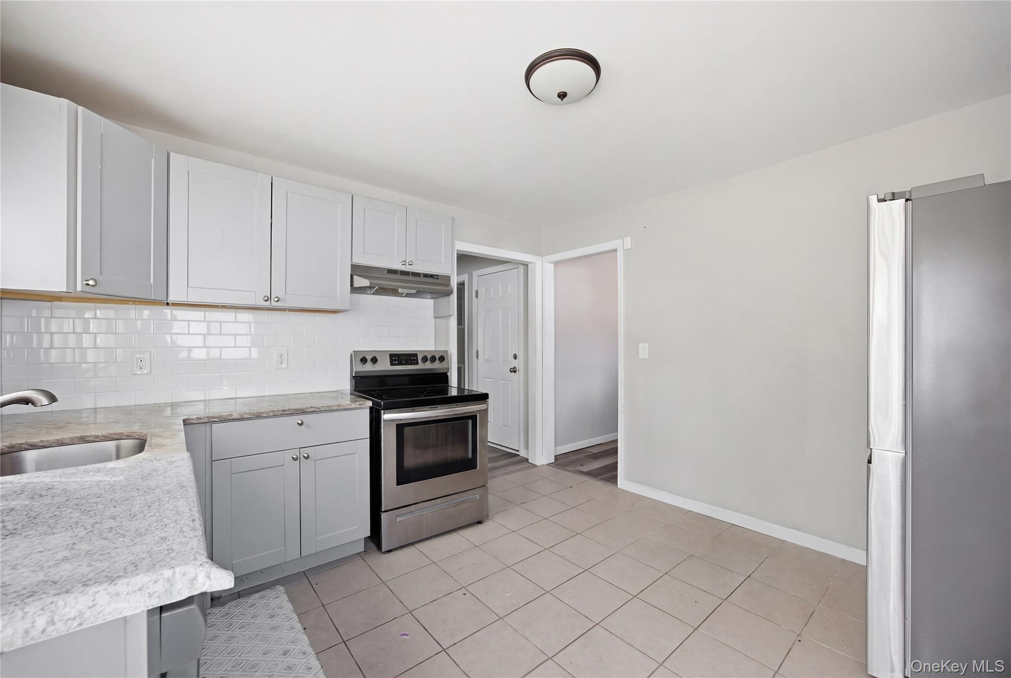 Single Family Prospect  Suffolk County, NY 11726, MLS-969874-11