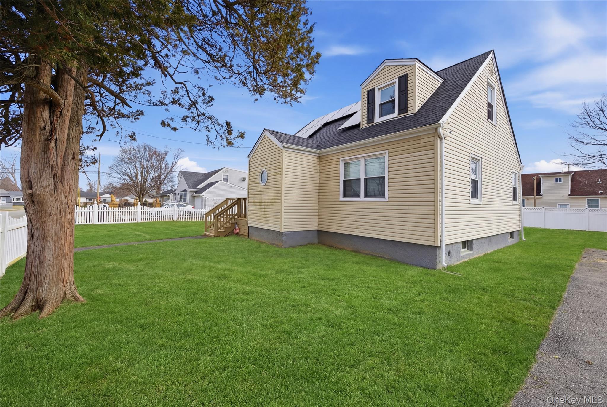 Single Family Prospect  Suffolk County, NY 11726, MLS-969874-2