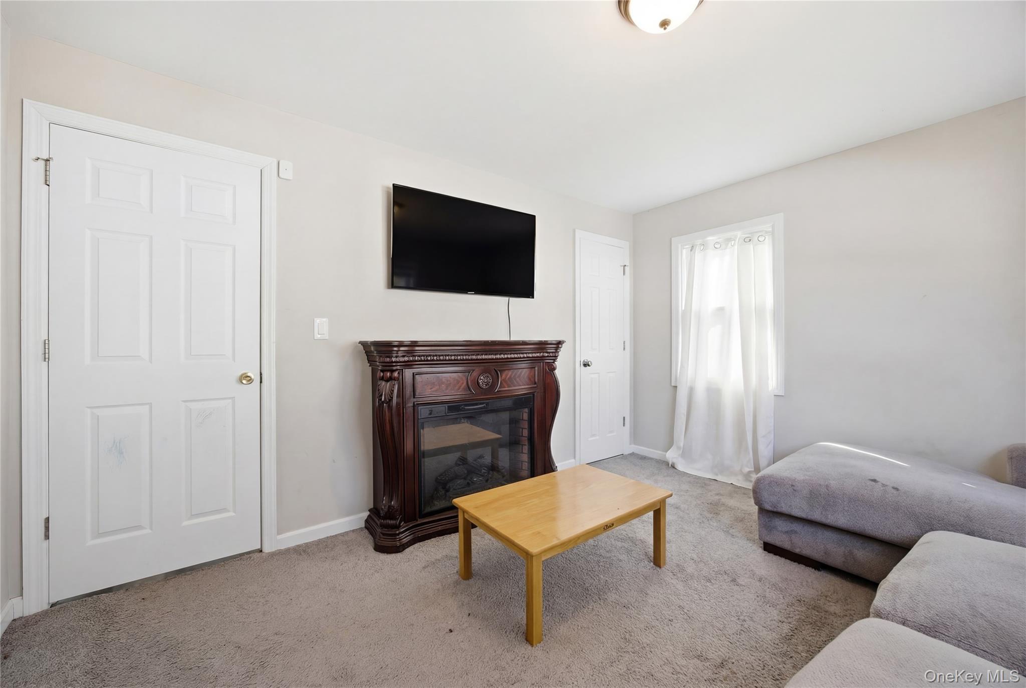 Single Family Prospect  Suffolk County, NY 11726, MLS-969874-8