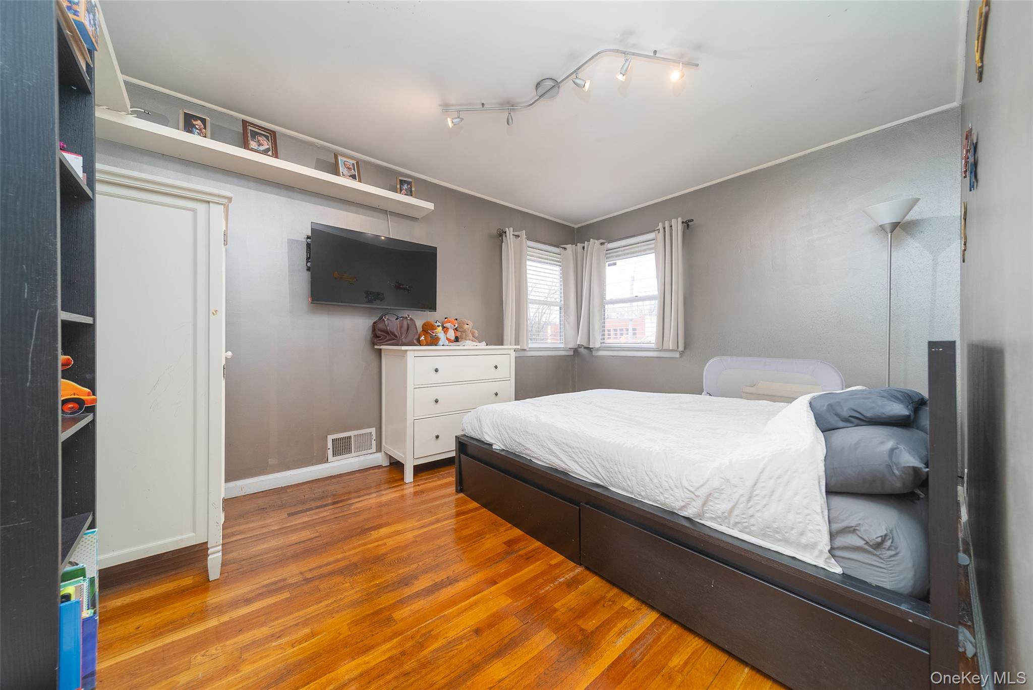 Single Family Francis Lewis  Queens, NY 11432, MLS-969876-18