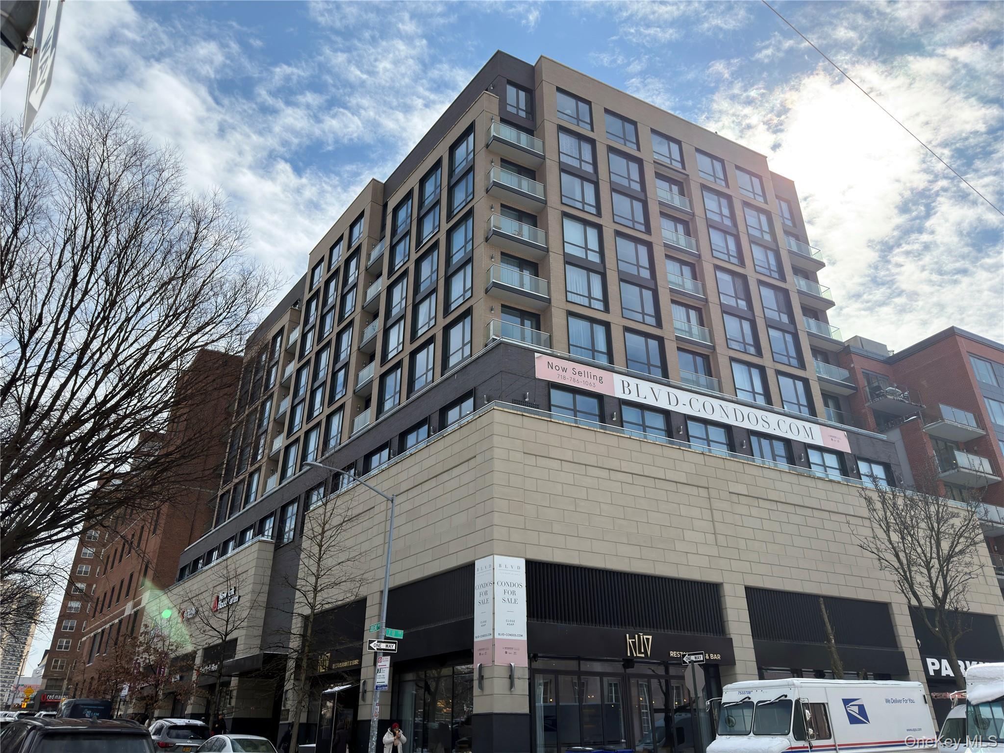 Condo Queens  Queens, NY 11375, MLS-969883-17