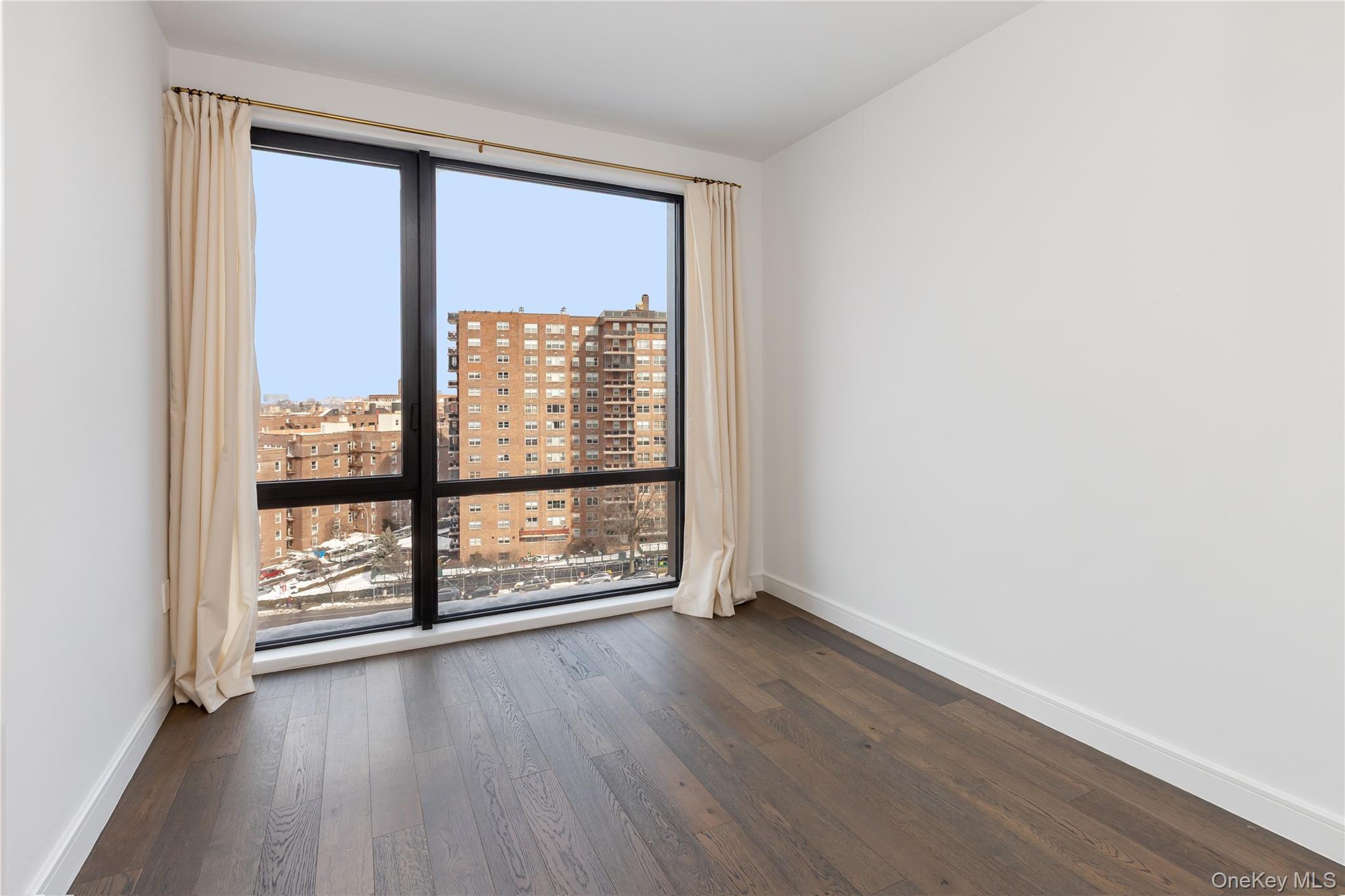 Condo Queens  Queens, NY 11375, MLS-969883-5