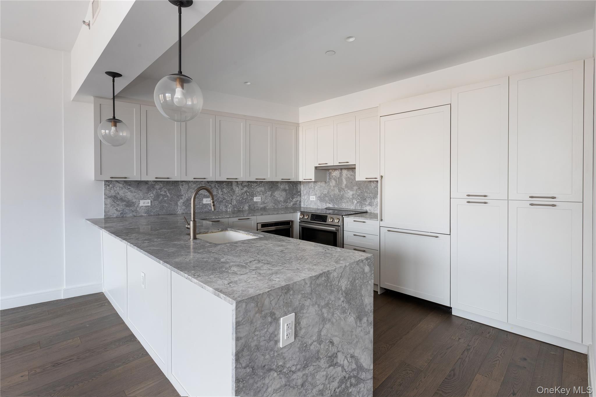 Condo Queens  Queens, NY 11375, MLS-969883-8