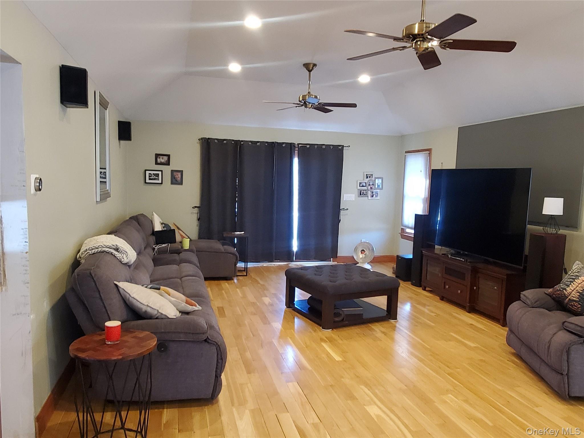 Single Family Fawn  Suffolk County, NY 11720, MLS-969884-11