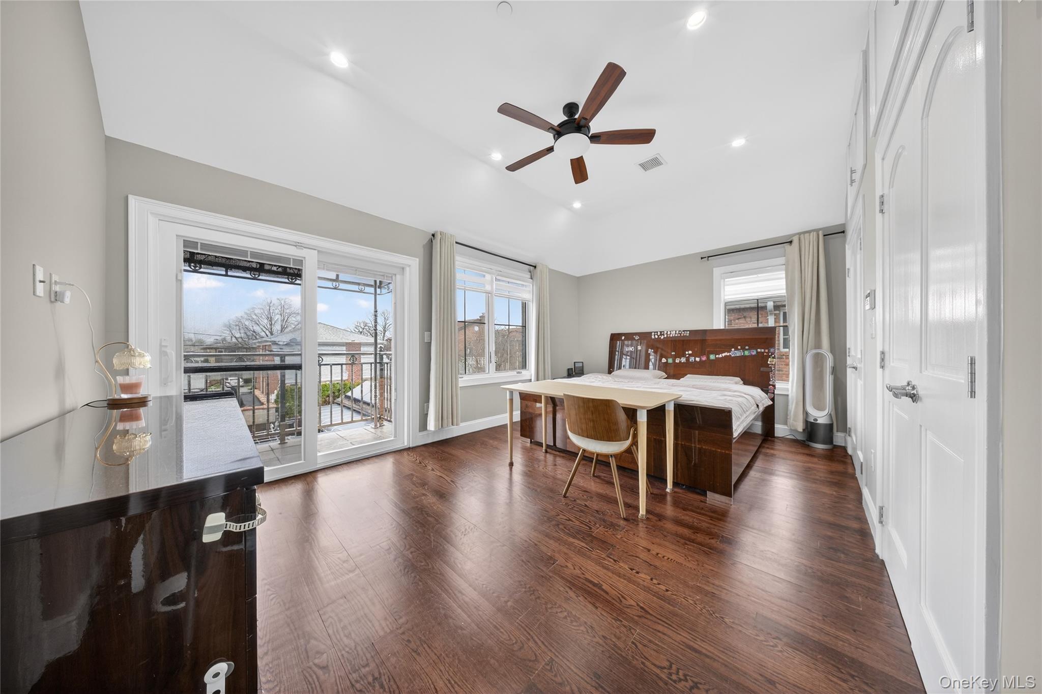 Single Family 26th  Queens, NY 11354, MLS-969888-24