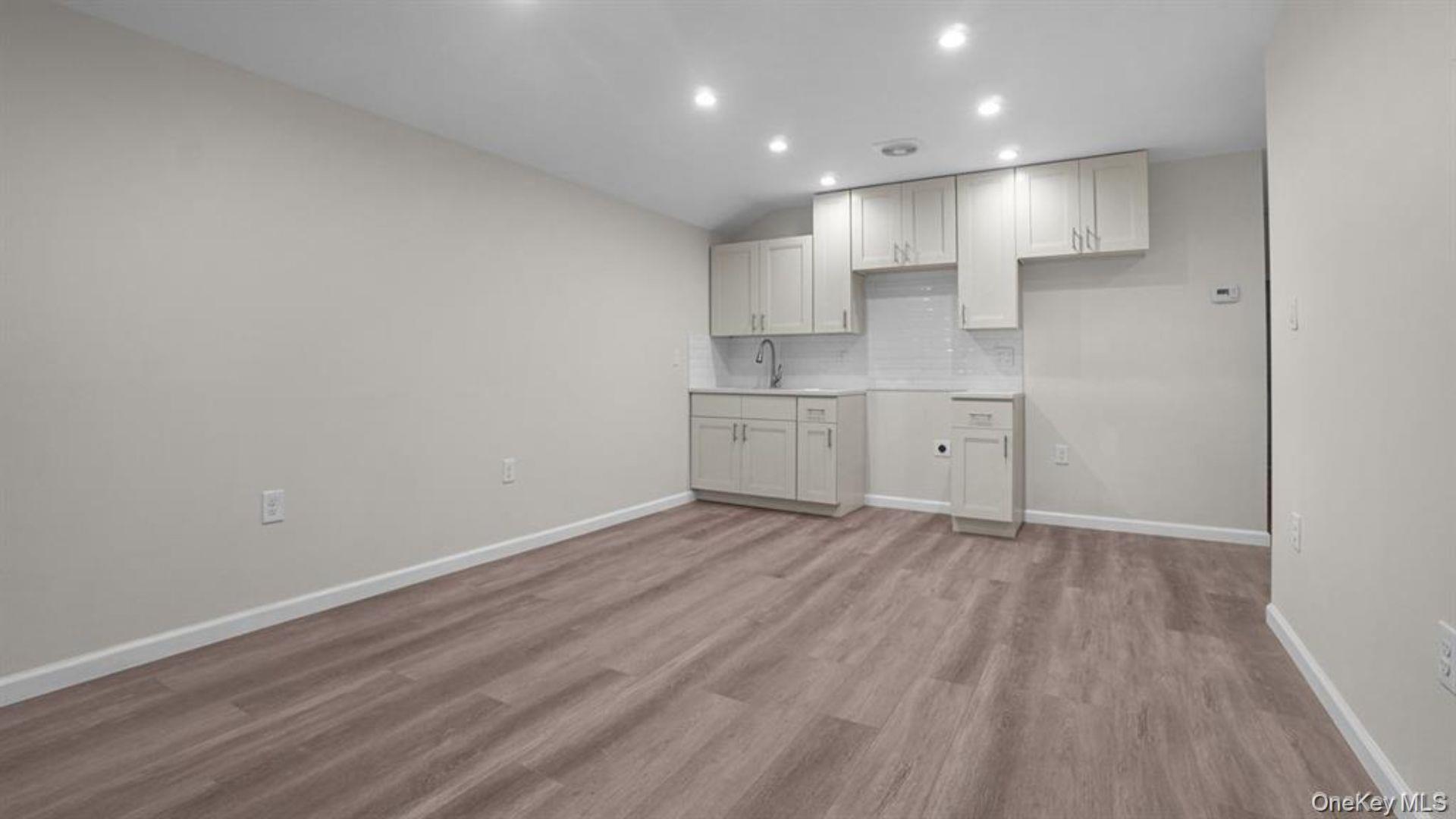 Single Family 229th  Bronx, NY 10466, MLS-969897-10