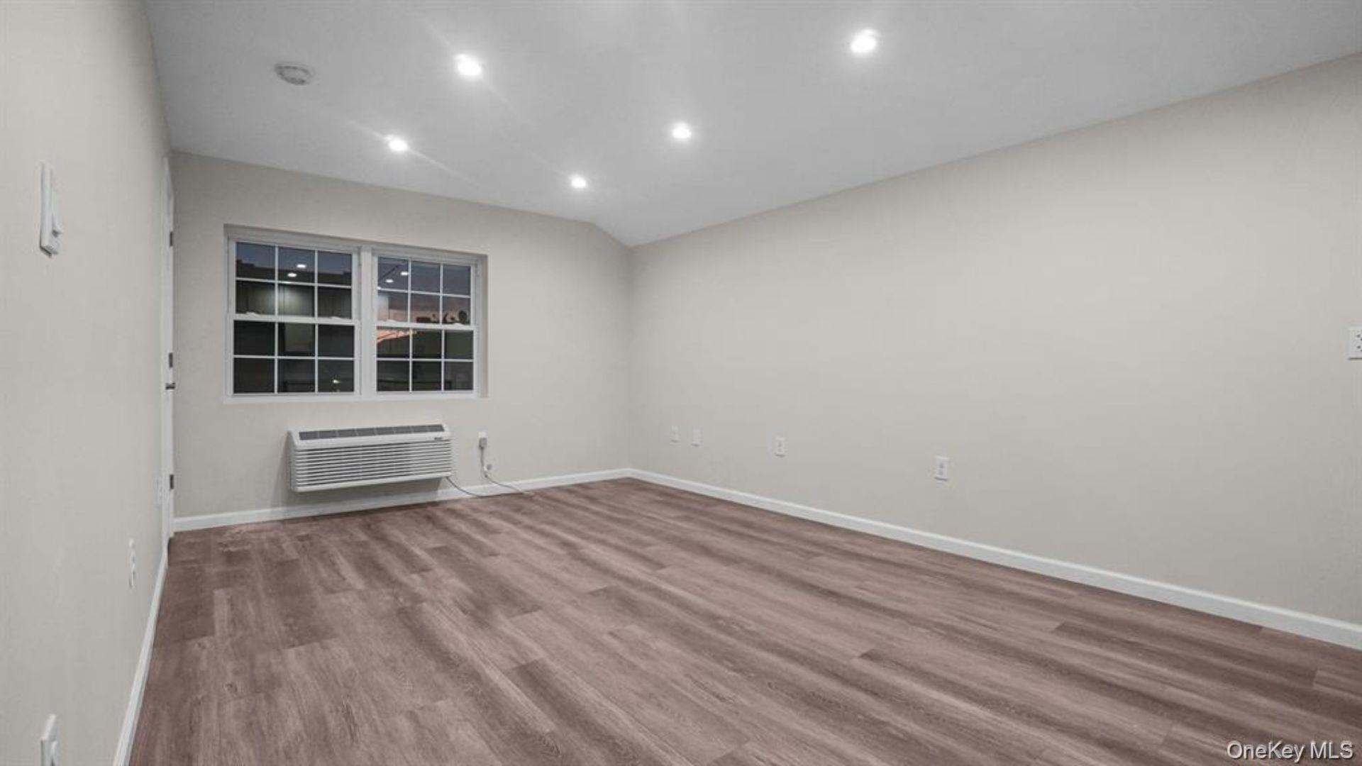 Single Family 229th  Bronx, NY 10466, MLS-969897-14