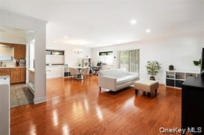 Coop Canterbury  Nassau County, NY 11021, MLS-969905-3