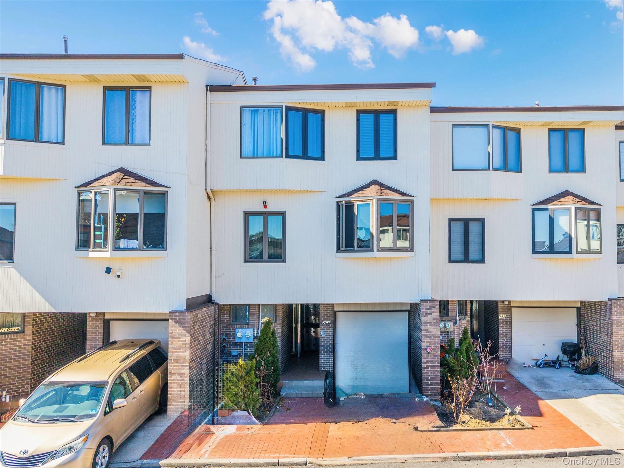 Condo Riviera  Queens, NY 11356, MLS-969928-2