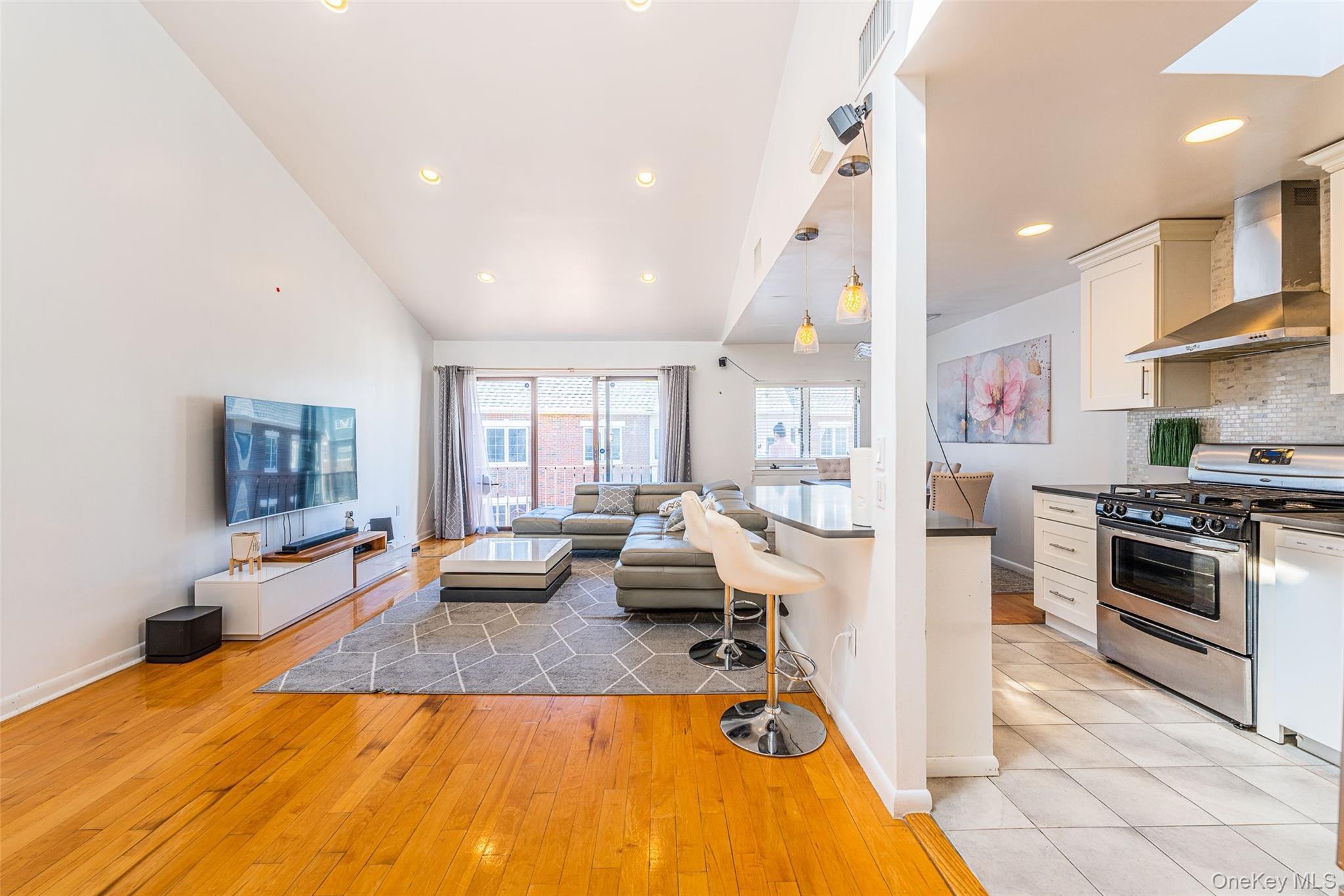 Condo Riviera  Queens, NY 11356, MLS-969928-4