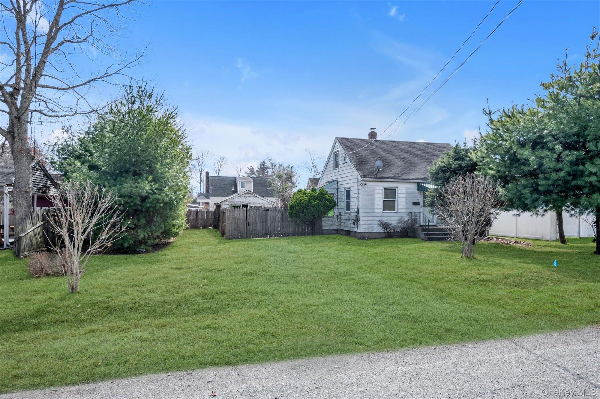 Single Family Garfield  Suffolk County, NY 11731, MLS-969944-25