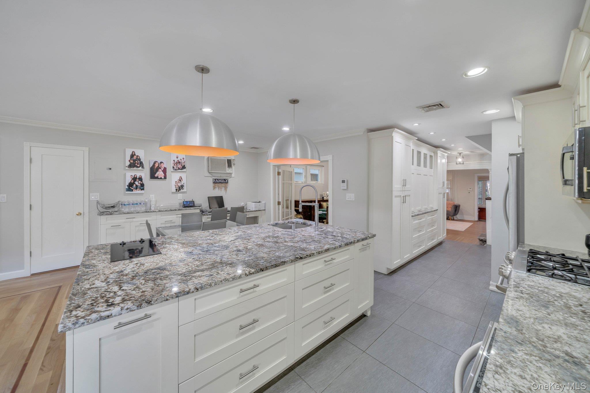 Single Family Metropolitan  Queens, NY 11415, MLS-969952-28