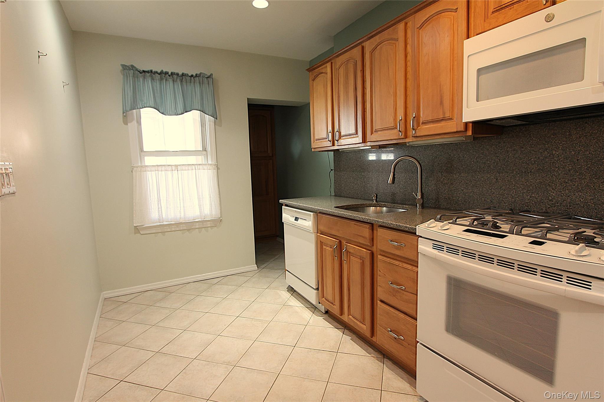 Single Family 63rd  Queens, NY 11379, MLS-969963-7