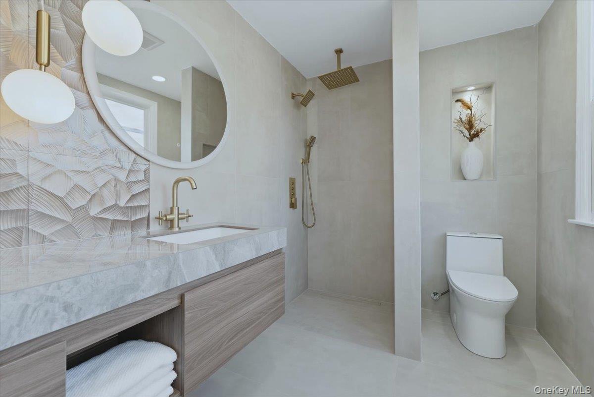 Single Family Lafayette  Suffolk County, NY 11967, MLS-969998-17