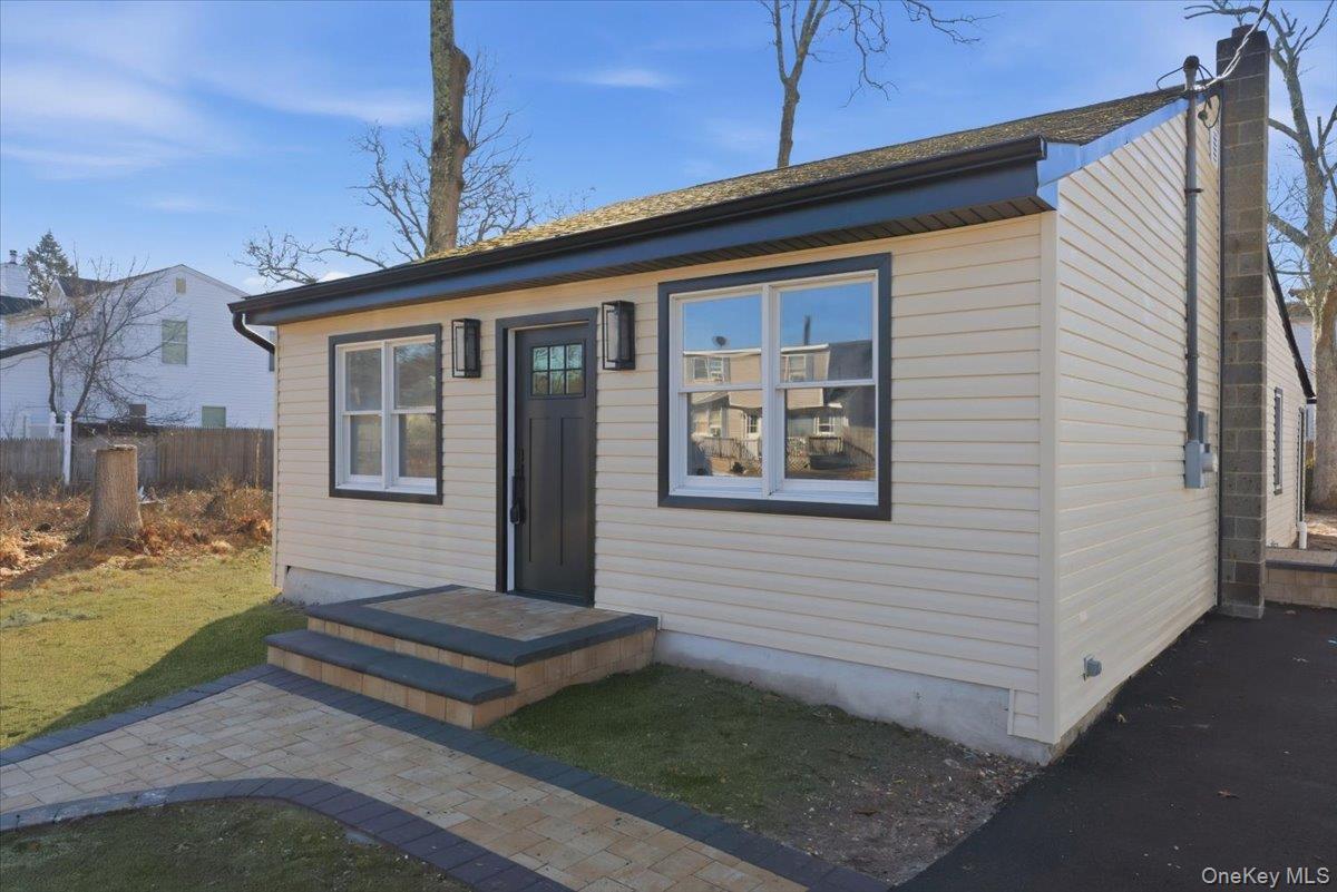 Single Family Lafayette  Suffolk County, NY 11967, MLS-969998-2