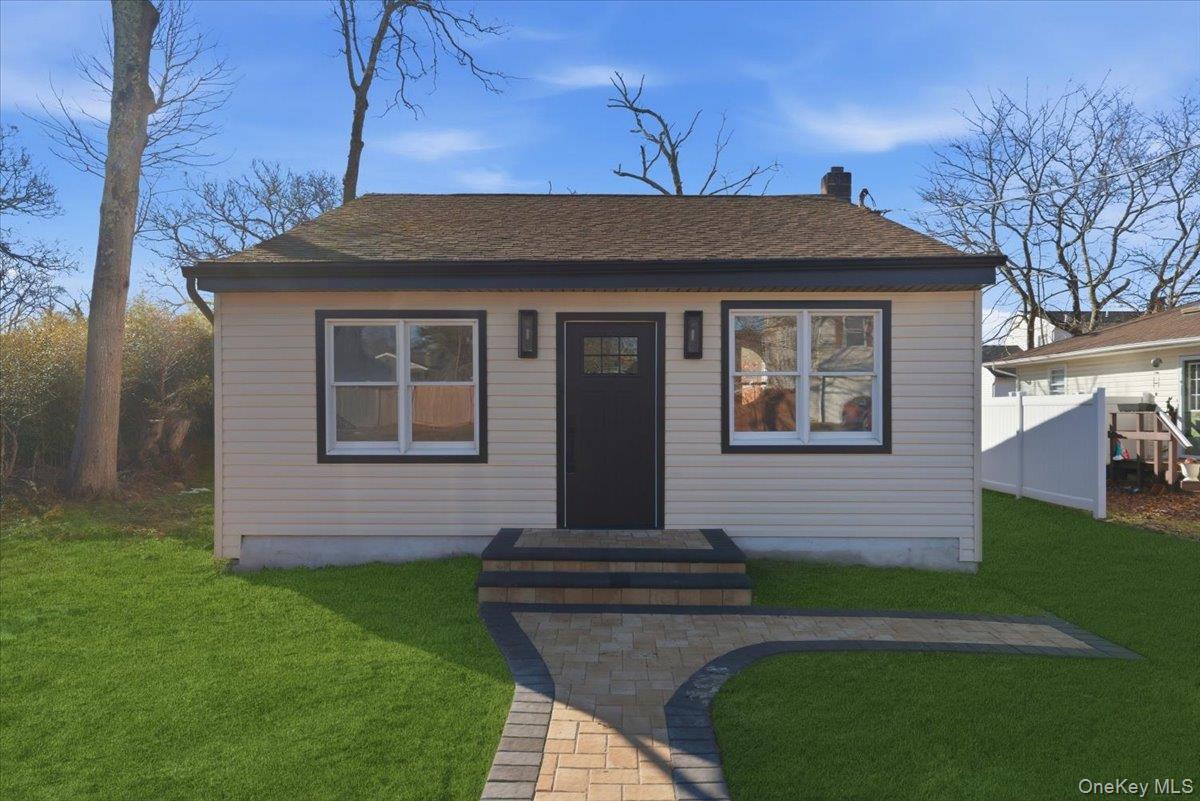 Single Family Lafayette  Suffolk County, NY 11967, MLS-969998-20