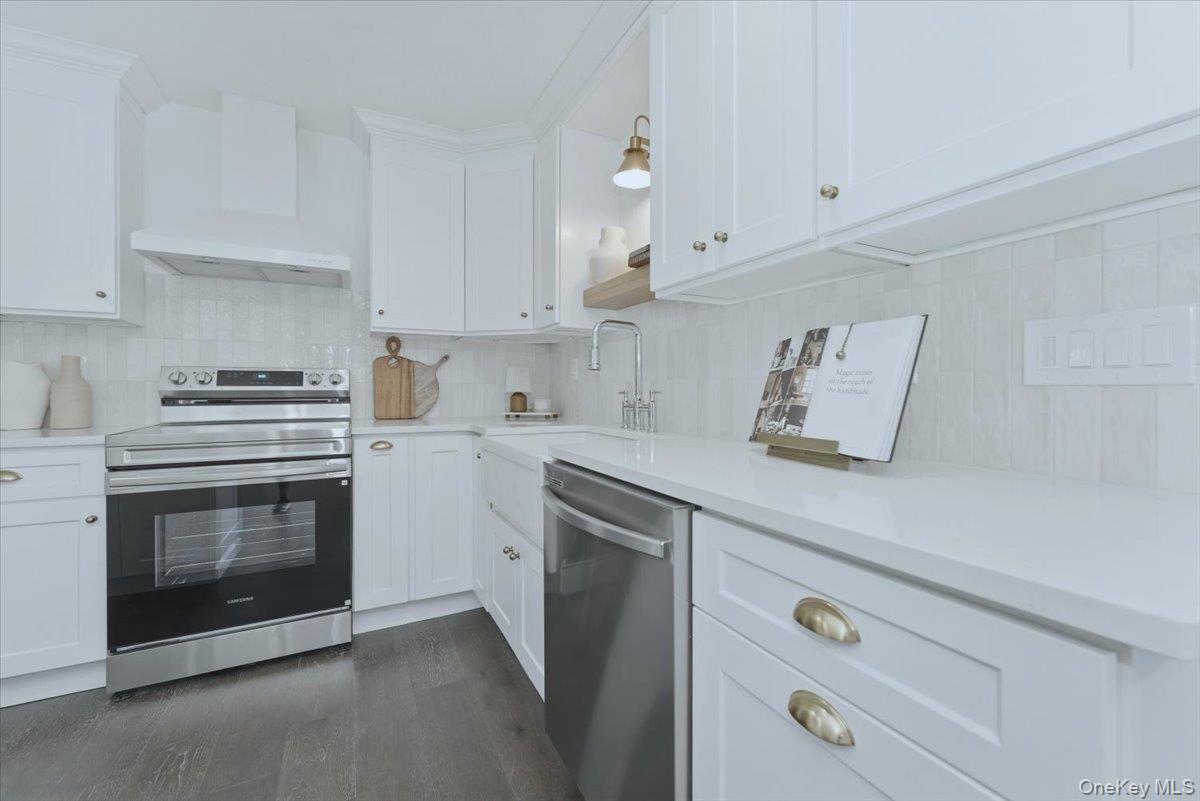 Single Family Lafayette  Suffolk County, NY 11967, MLS-969998-8