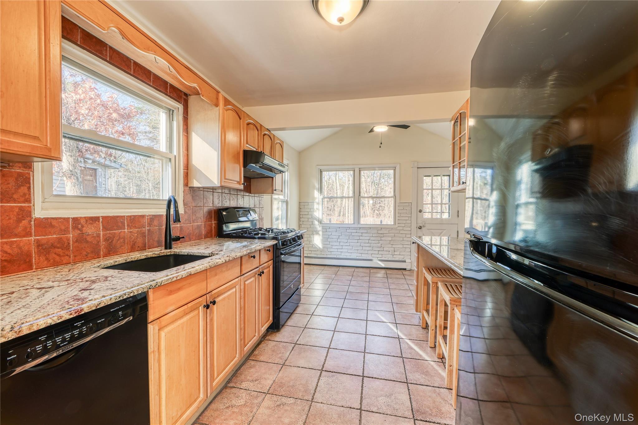 Single Family Lakeside  Suffolk County, NY 11961, MLS-970029-5