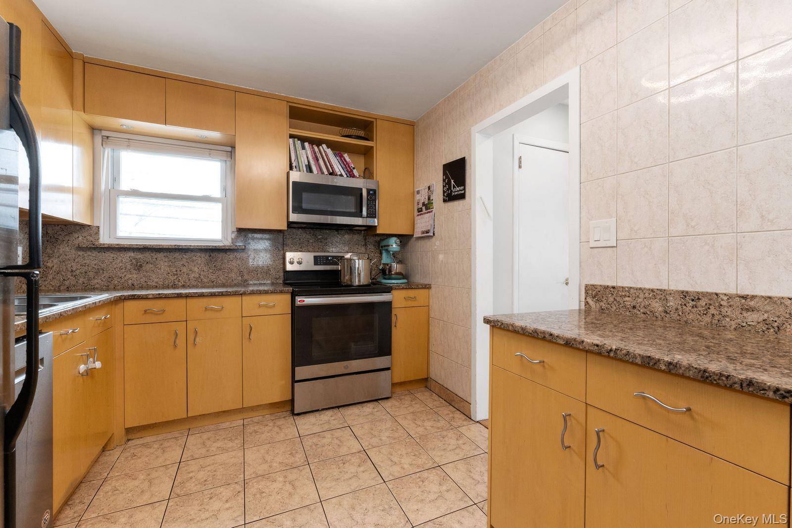 Single Family Barnard Avenue Nassau County, NY 11559, MLS-970032-8