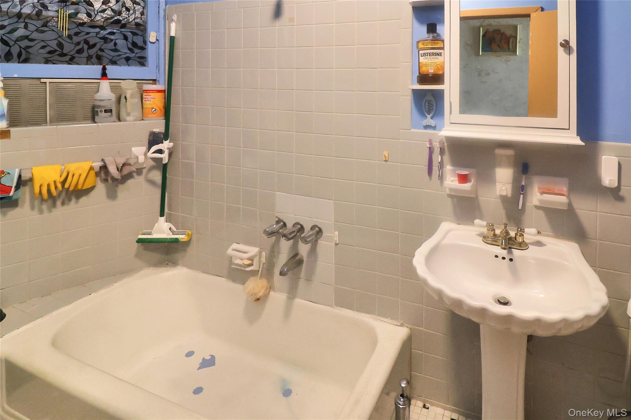 Single Family Anthony  Bronx, NY 10457, MLS-970040-27