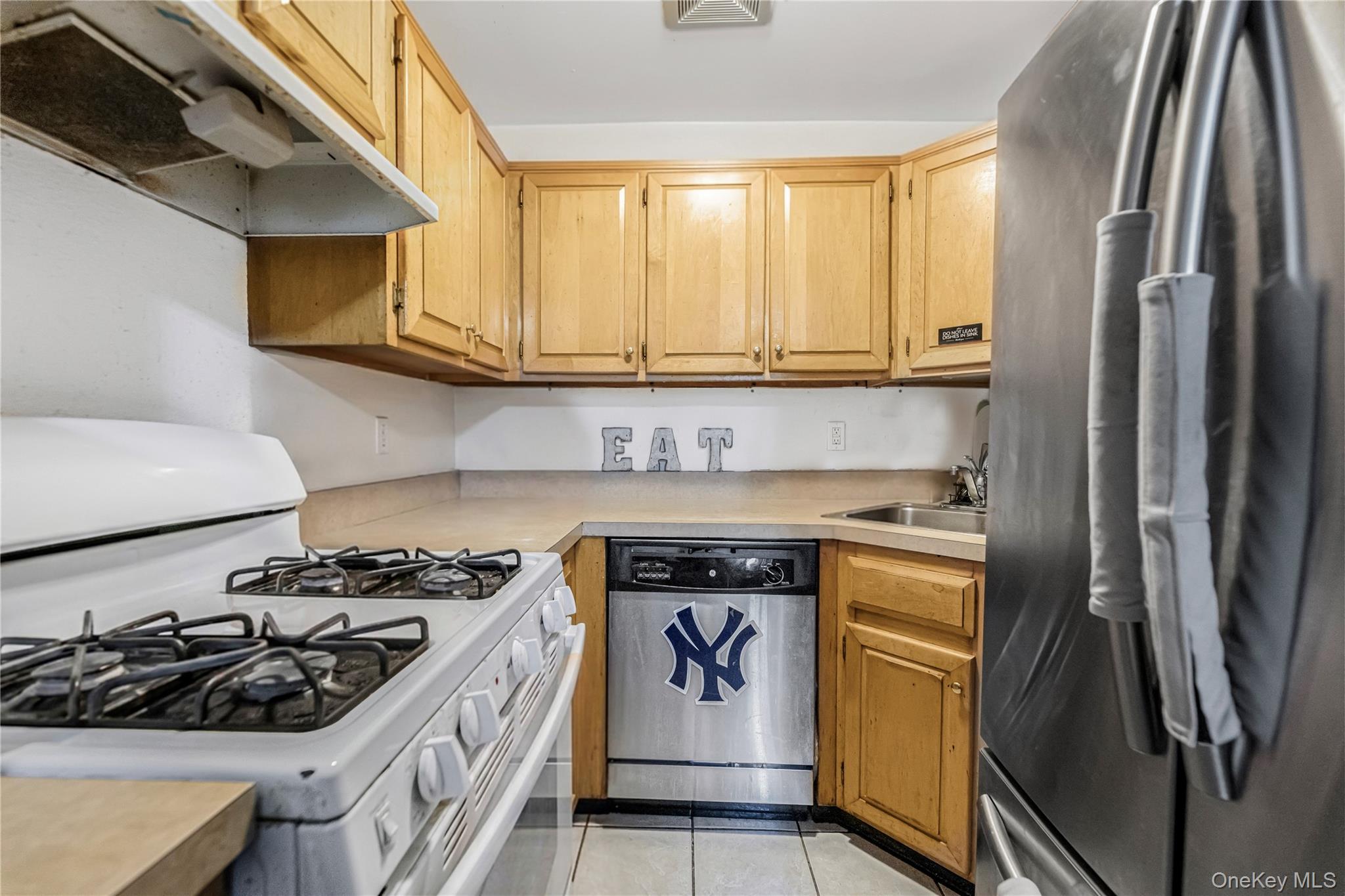 Single Family Prentiss  Bronx, NY 10465, MLS-970057-11