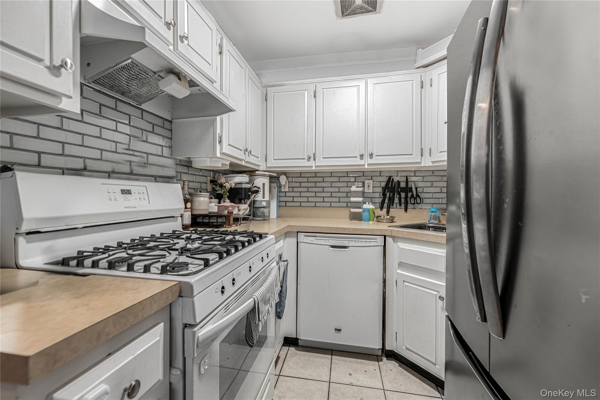 Single Family Prentiss  Bronx, NY 10465, MLS-970057-20