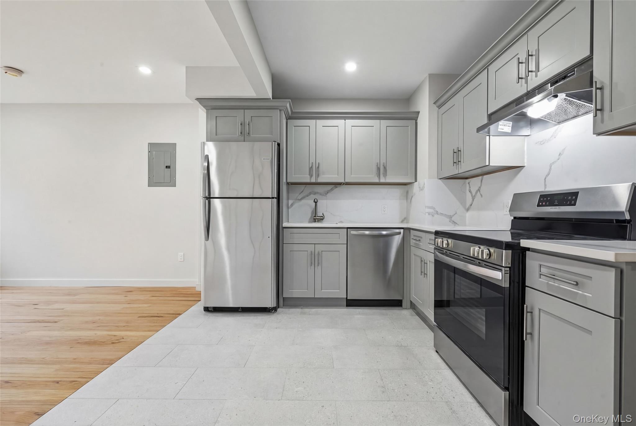 Apartment Graham  Brooklyn, NY 11211, MLS-970061-4