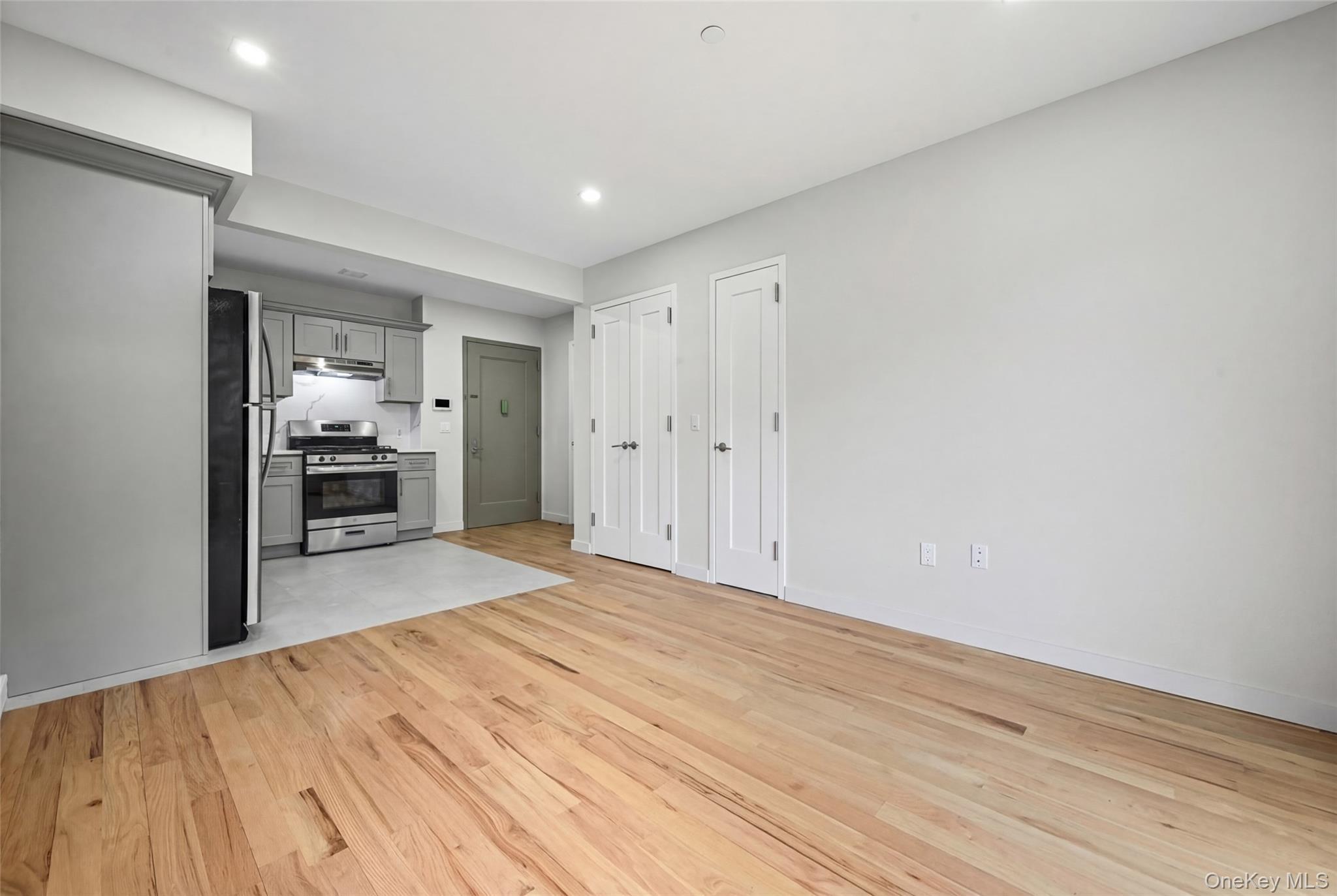 Apartment Graham  Brooklyn, NY 11211, MLS-970061-6