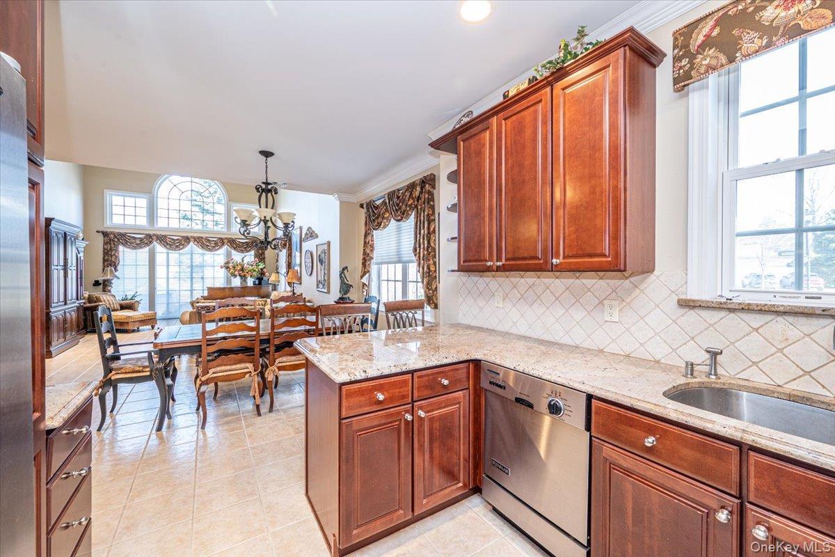 Condo Florencia  Suffolk County, NY 11747, MLS-970078-17