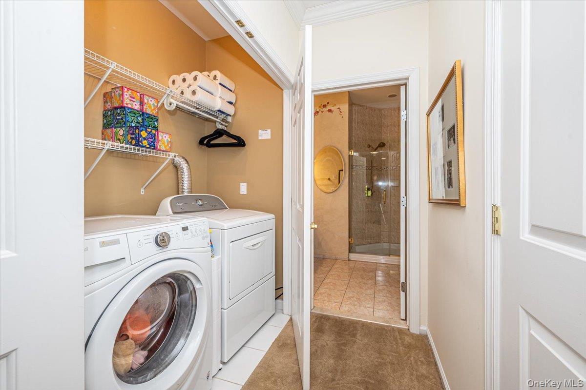 Condo Florencia  Suffolk County, NY 11747, MLS-970078-20