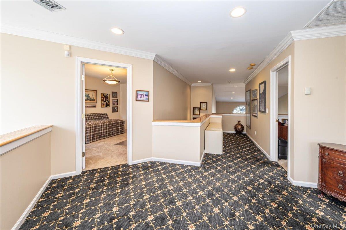 Condo Florencia  Suffolk County, NY 11747, MLS-970078-26