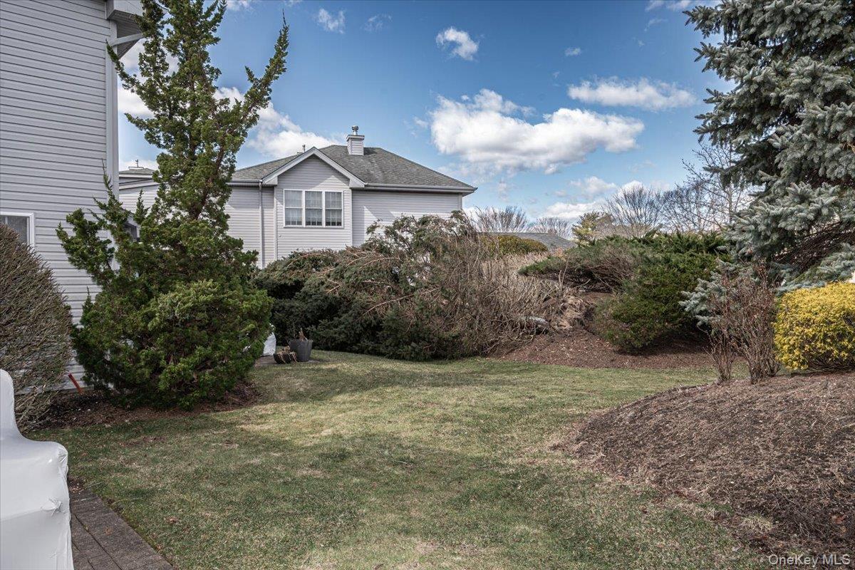 Condo Florencia  Suffolk County, NY 11747, MLS-970078-33