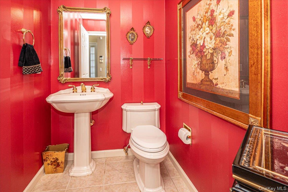 Condo Florencia  Suffolk County, NY 11747, MLS-970078-5