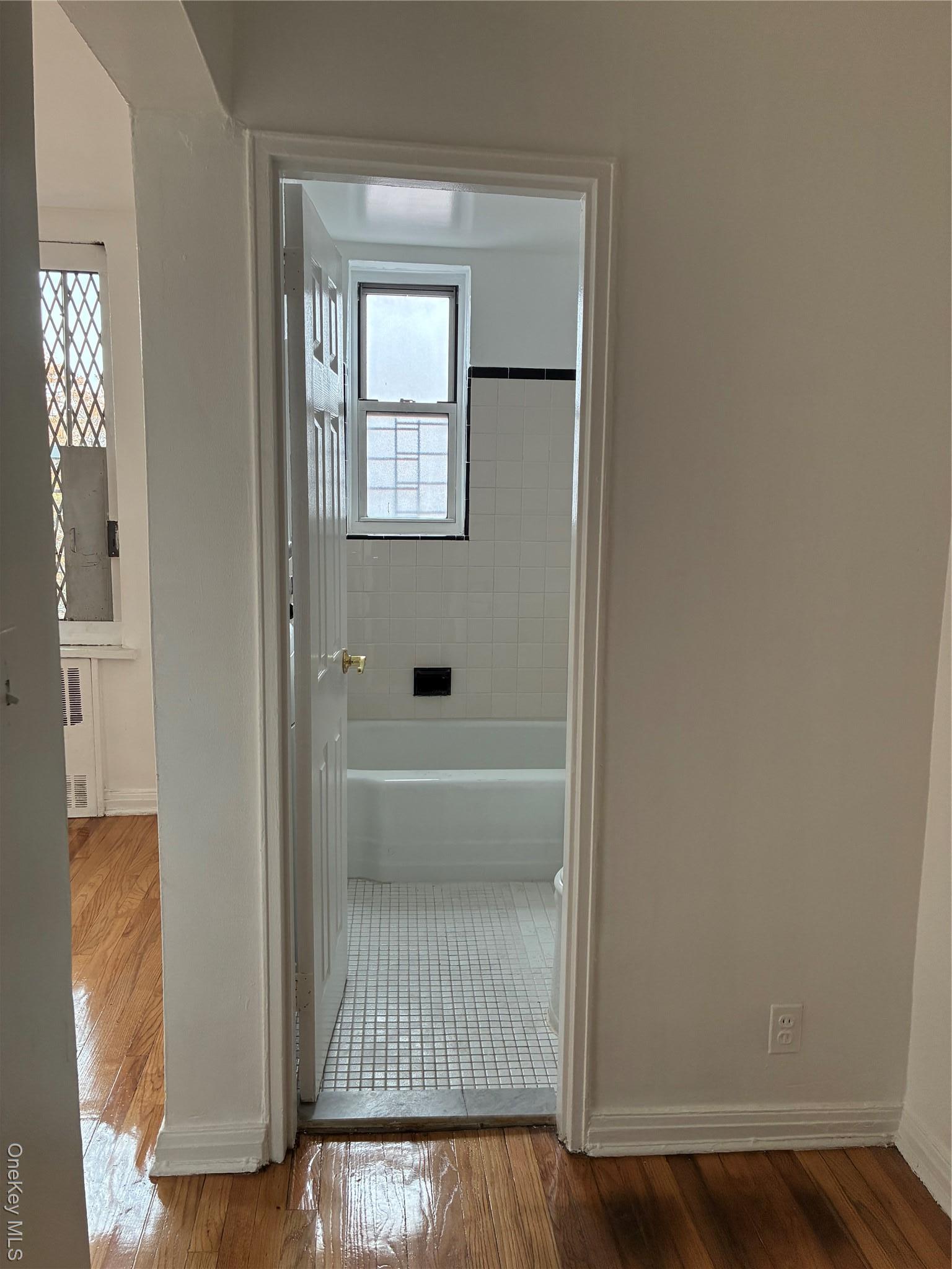 Apartment Waring Bronx, NY 10467, MLS-970094-11