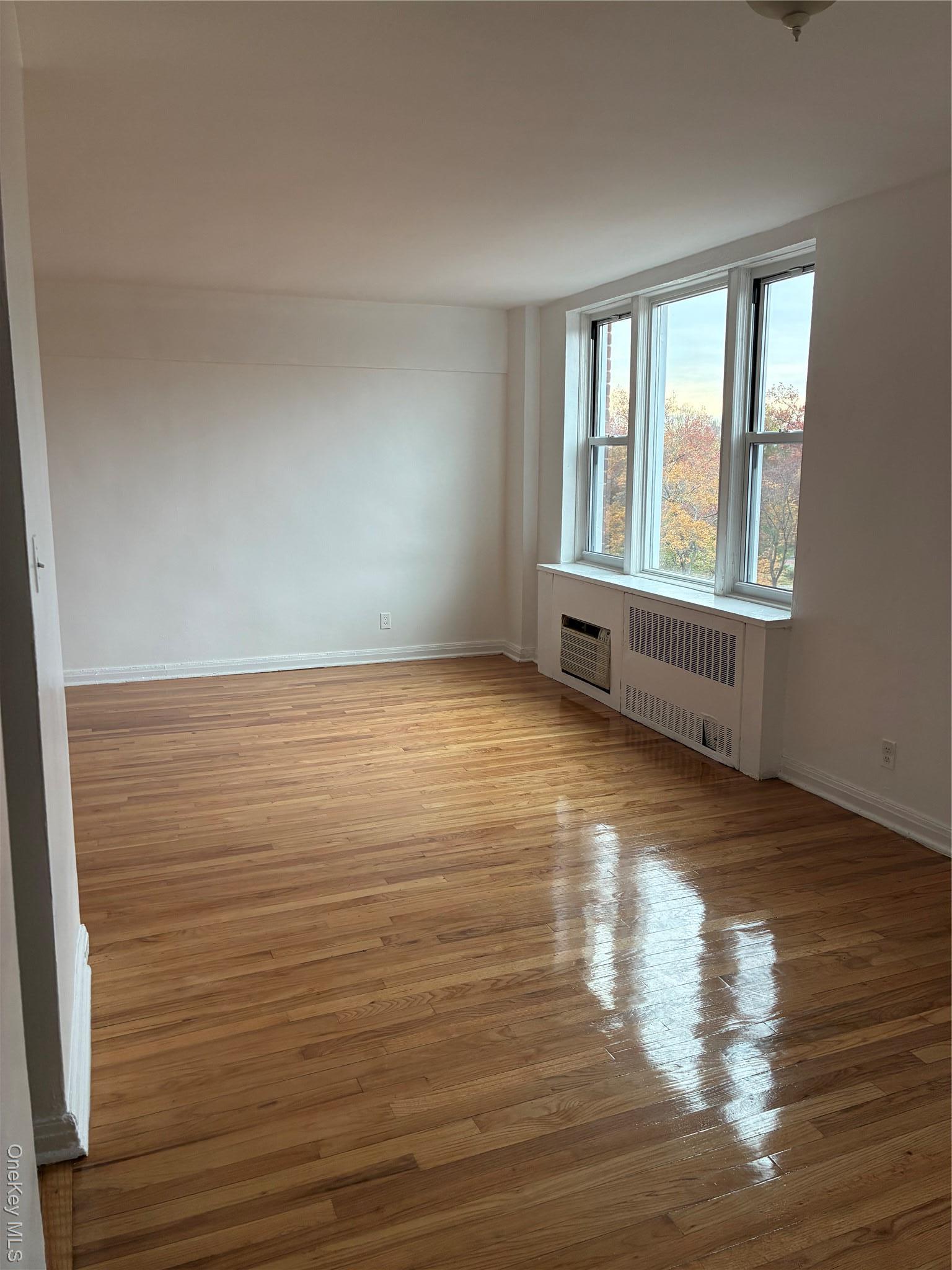 Apartment Waring Bronx, NY 10467, MLS-970094-13