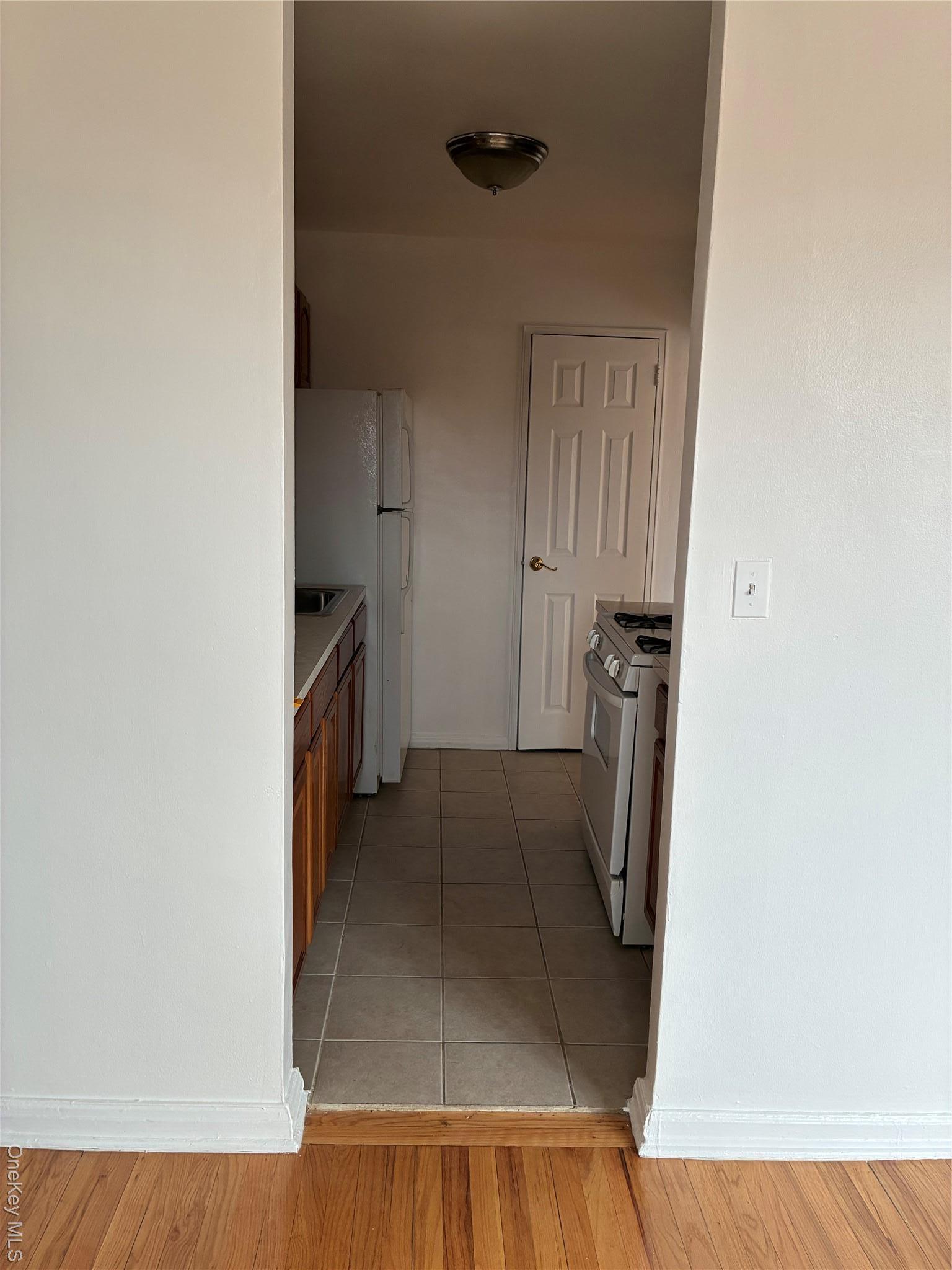 Apartment Waring Bronx, NY 10467, MLS-970094-8