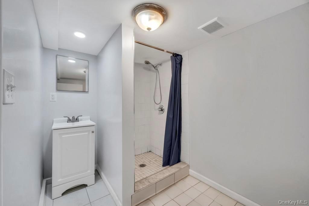 Single Family Eliot  Queens, NY 11379, MLS-970112-36