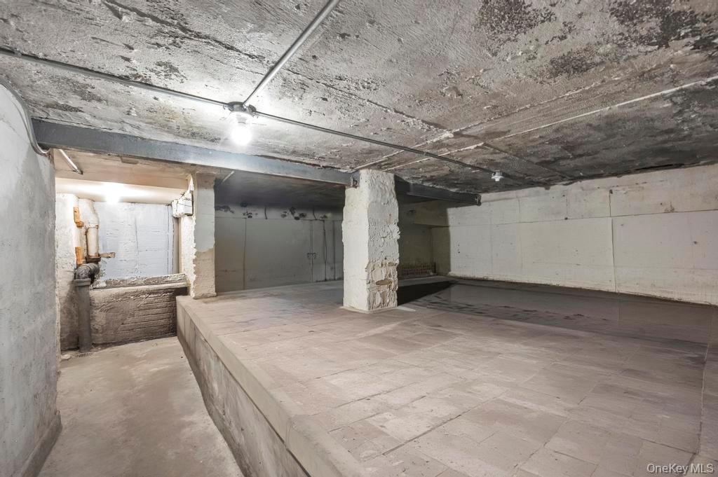 Single Family Eliot  Queens, NY 11379, MLS-970112-44