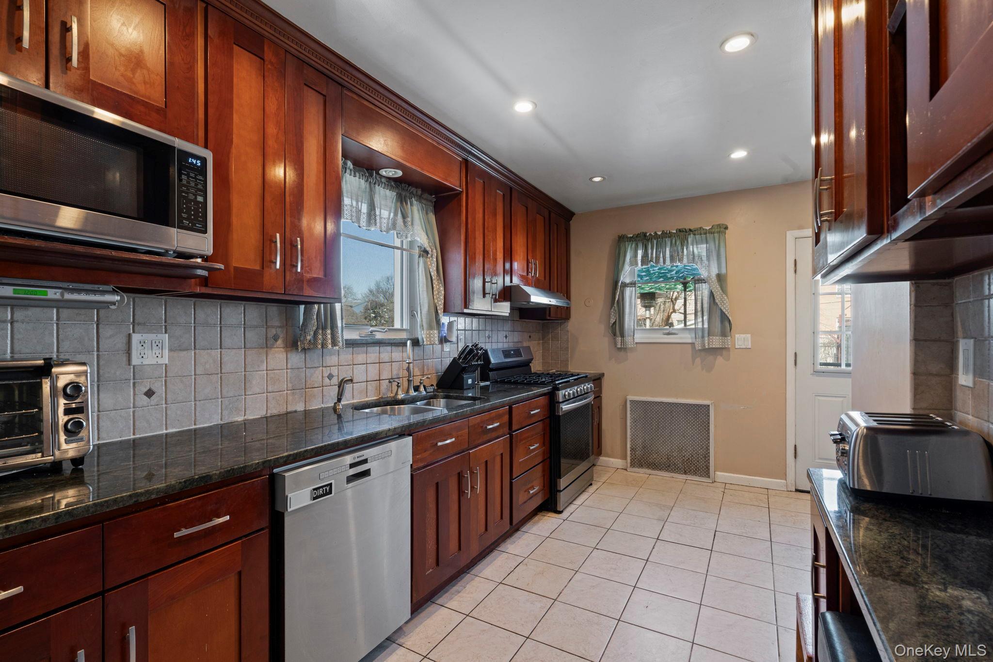 Single Family 88th  Queens, NY 11426, MLS-970124-13