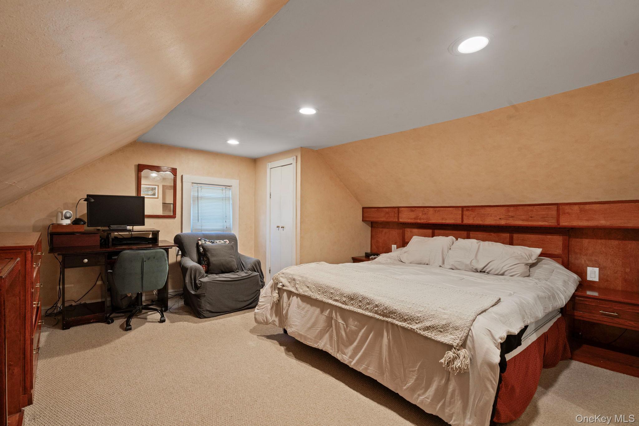 Single Family 88th  Queens, NY 11426, MLS-970124-27