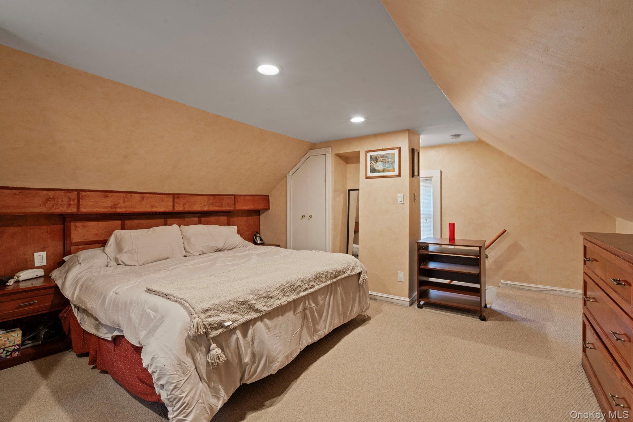 Single Family 88th  Queens, NY 11426, MLS-970124-28