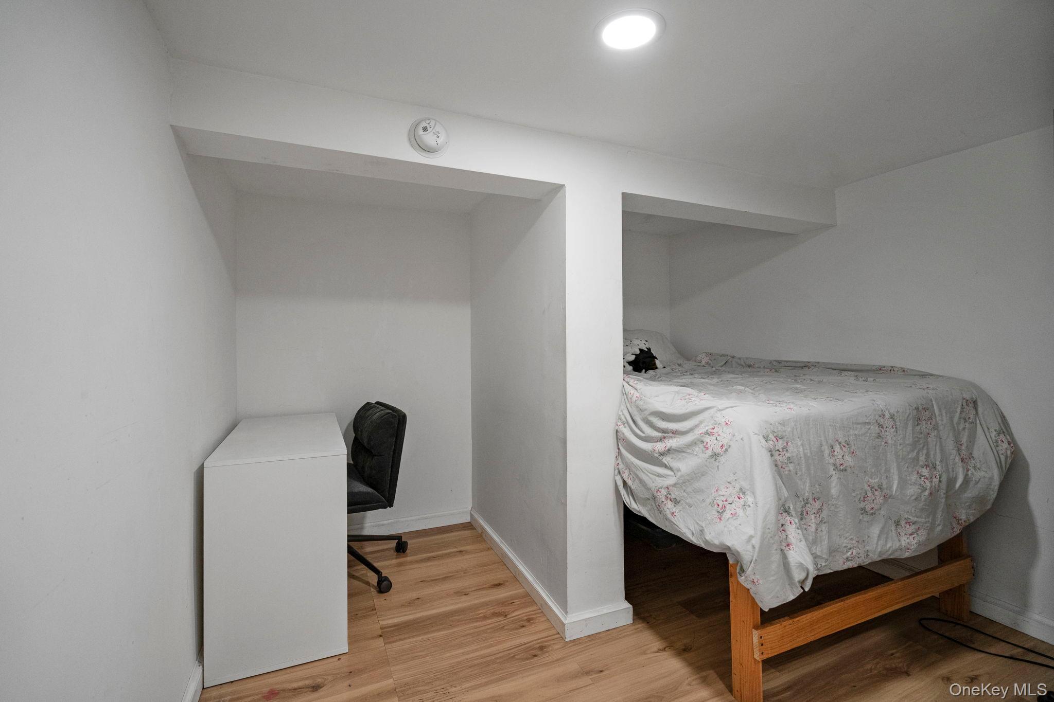 Single Family 88th  Queens, NY 11426, MLS-970124-32