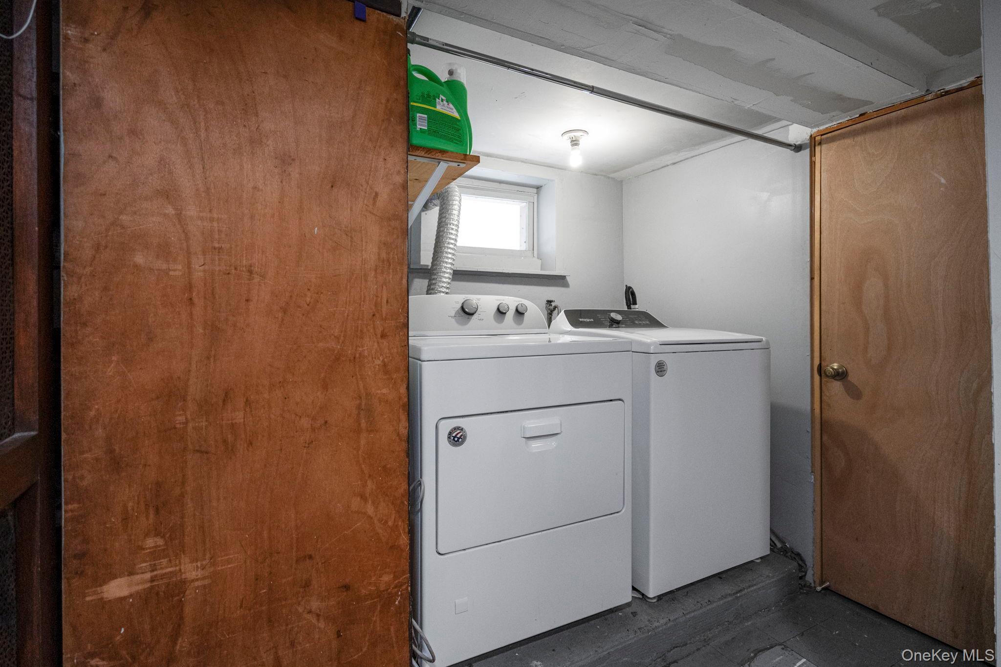 Single Family 88th  Queens, NY 11426, MLS-970124-33